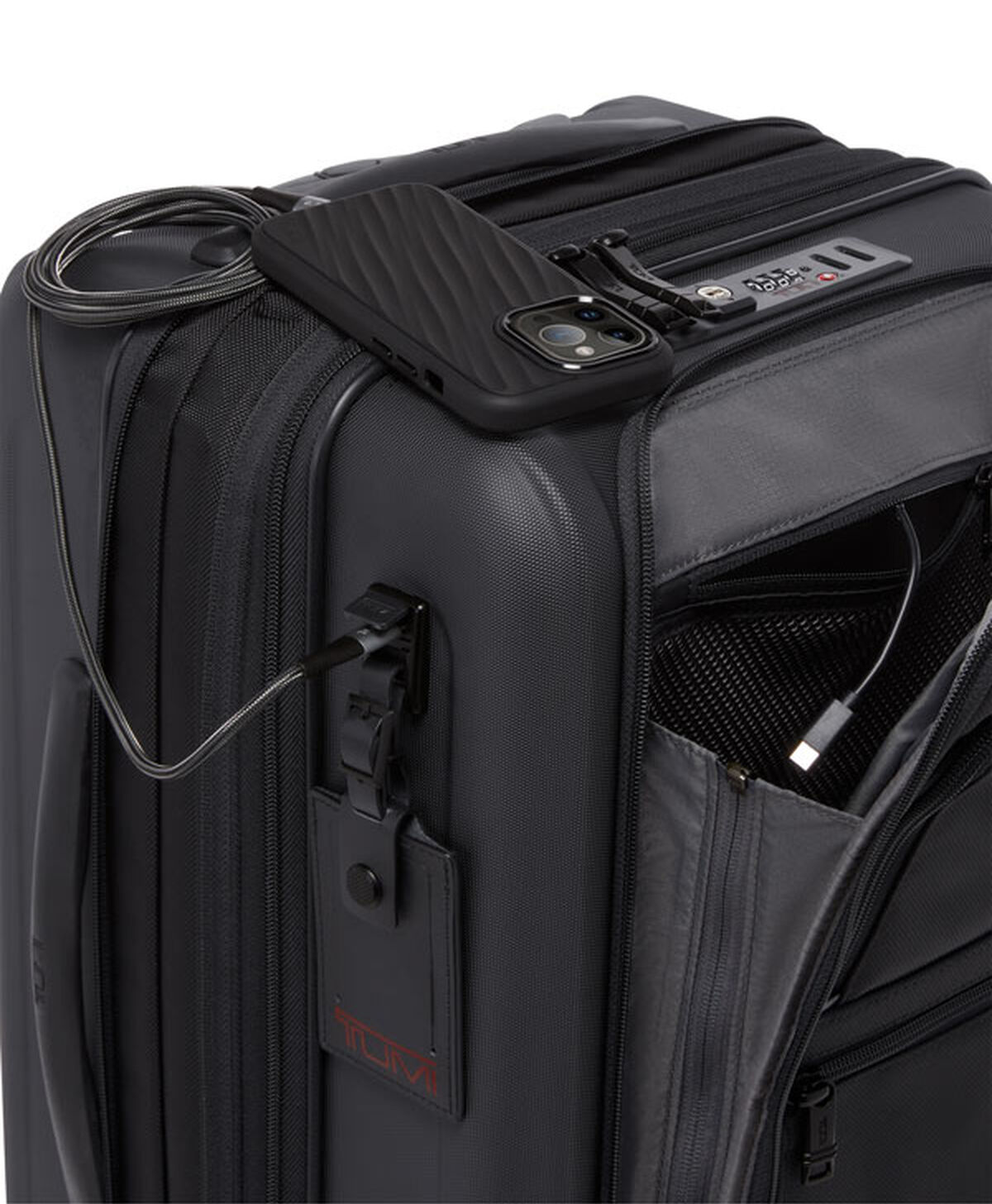 TUMI Alpha 3 INTL EXP 4 WHL C/O  Black