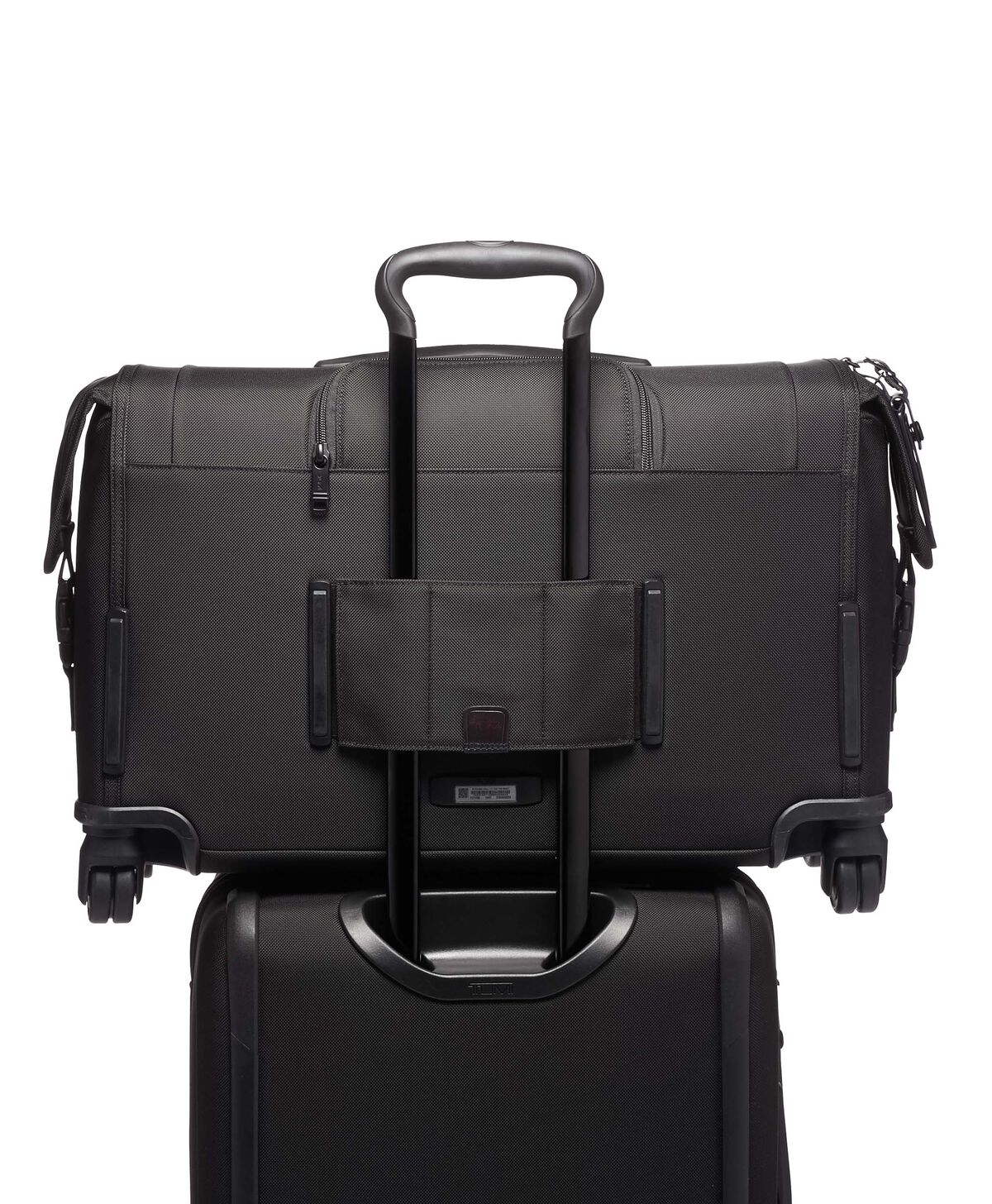 TUMI Alpha 3 GARMENT 4 WHL C/O Black