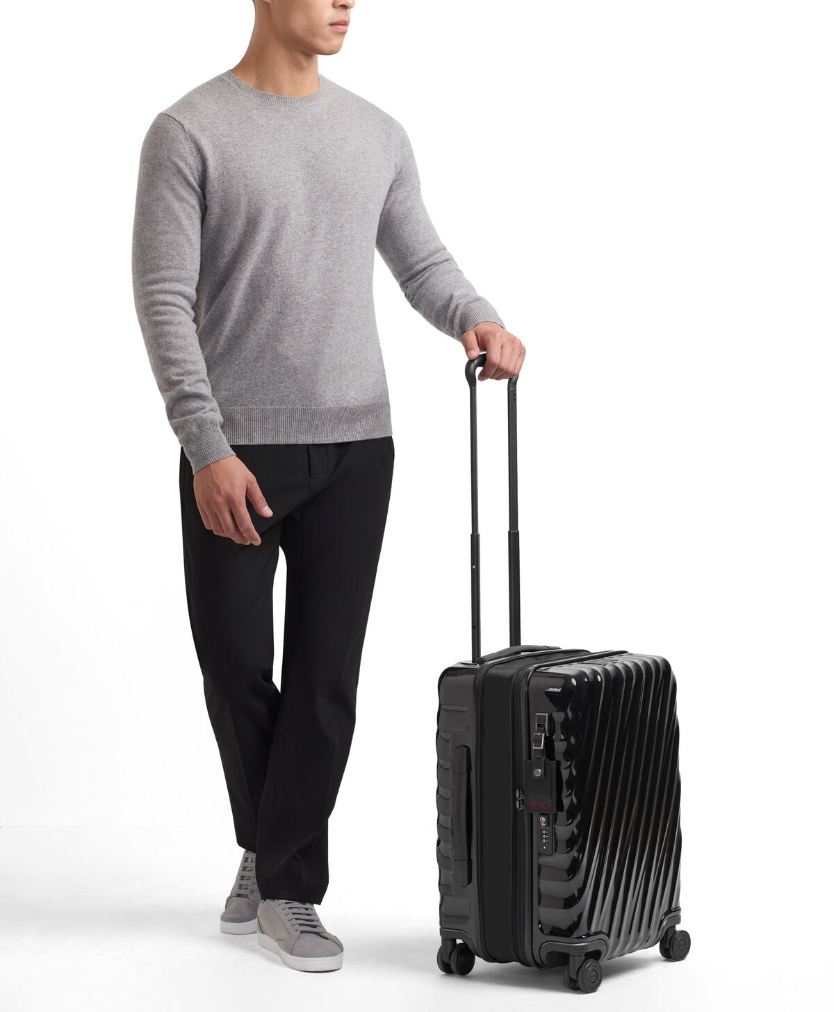 TUMI 19 Degree INTL EXP 4 WHL C/O  Navy