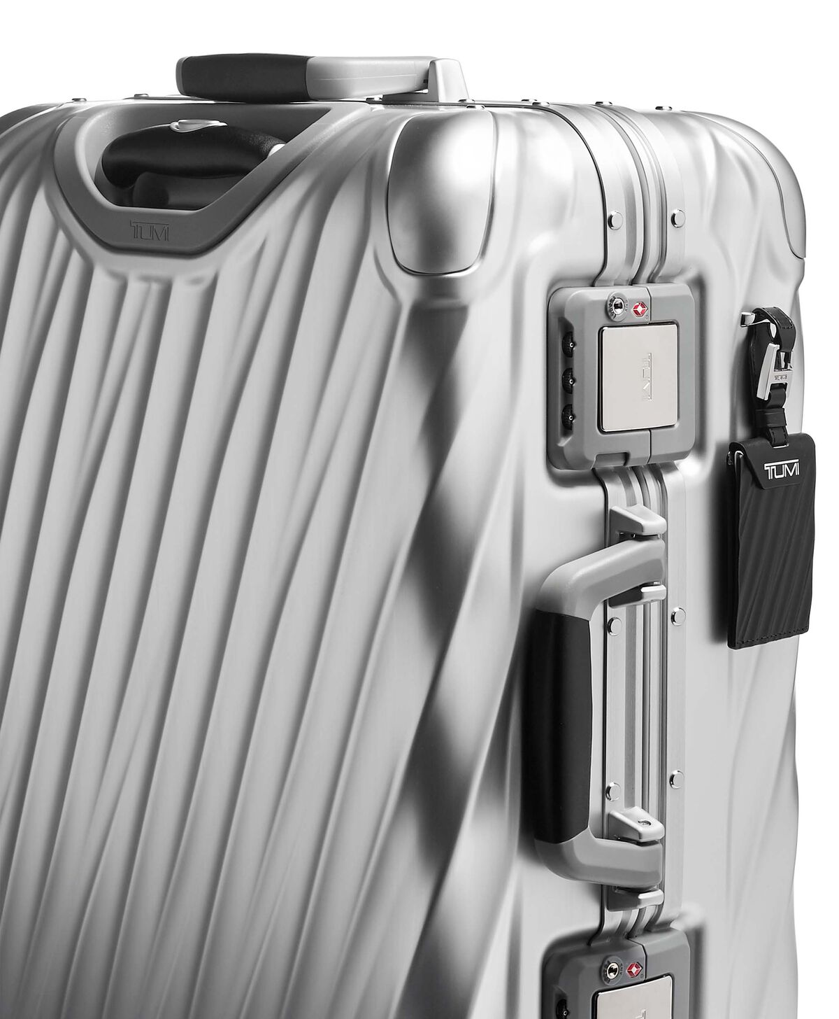 TUMI 19 Degree Aluminium CONTINENTAL CARRY-ON Silver