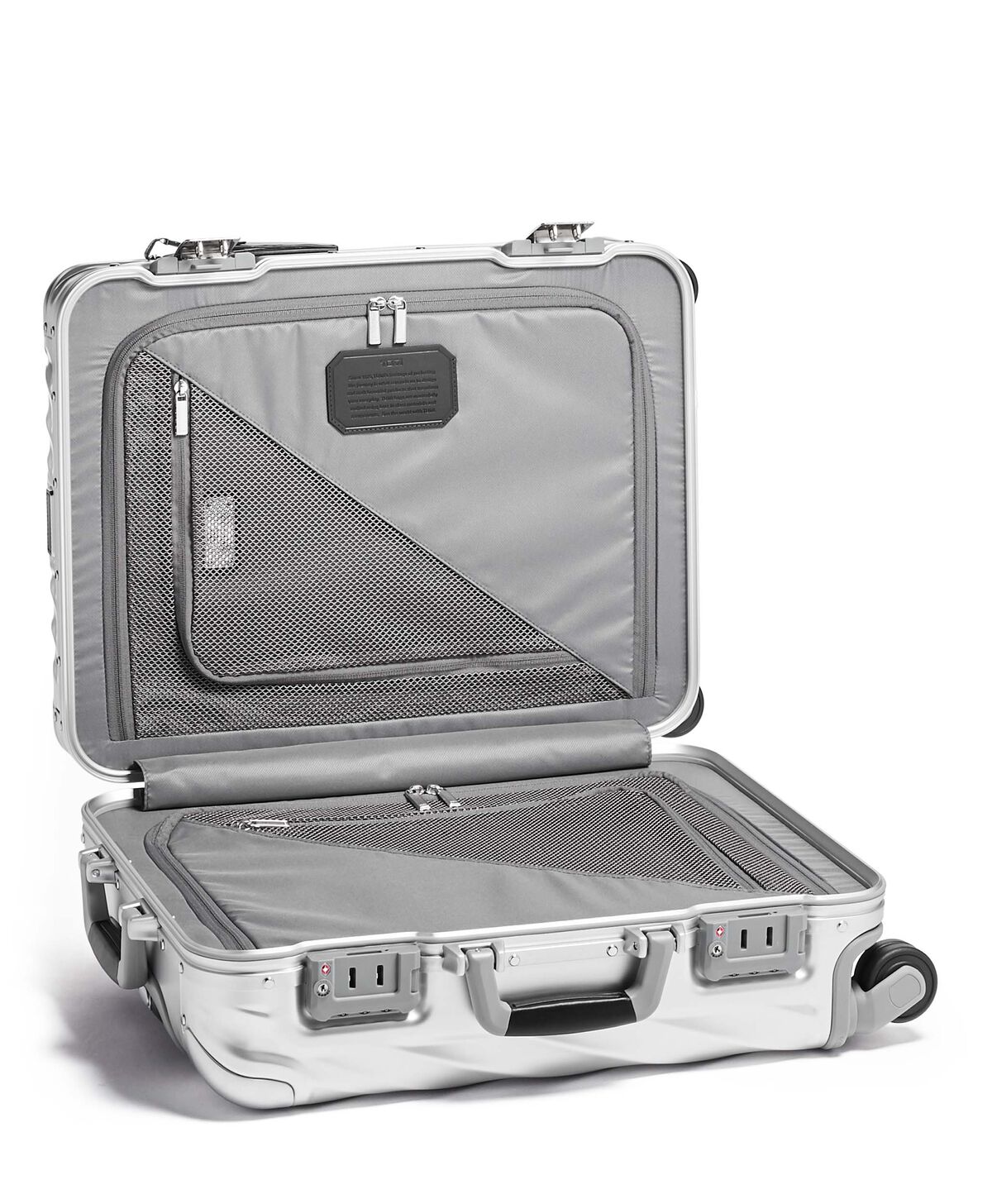 TUMI 19 Degree Aluminium CONTINENTAL CARRY-ON Silver