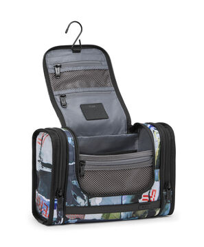 Alpha Hanging Travel Kit