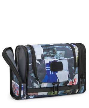 Alpha Hanging Travel Kit