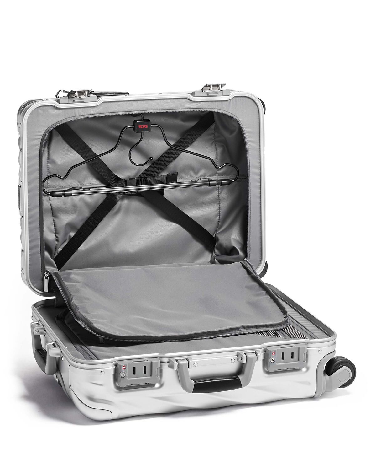 TUMI 19 Degree Aluminium CONTINENTAL CARRY-ON Silver